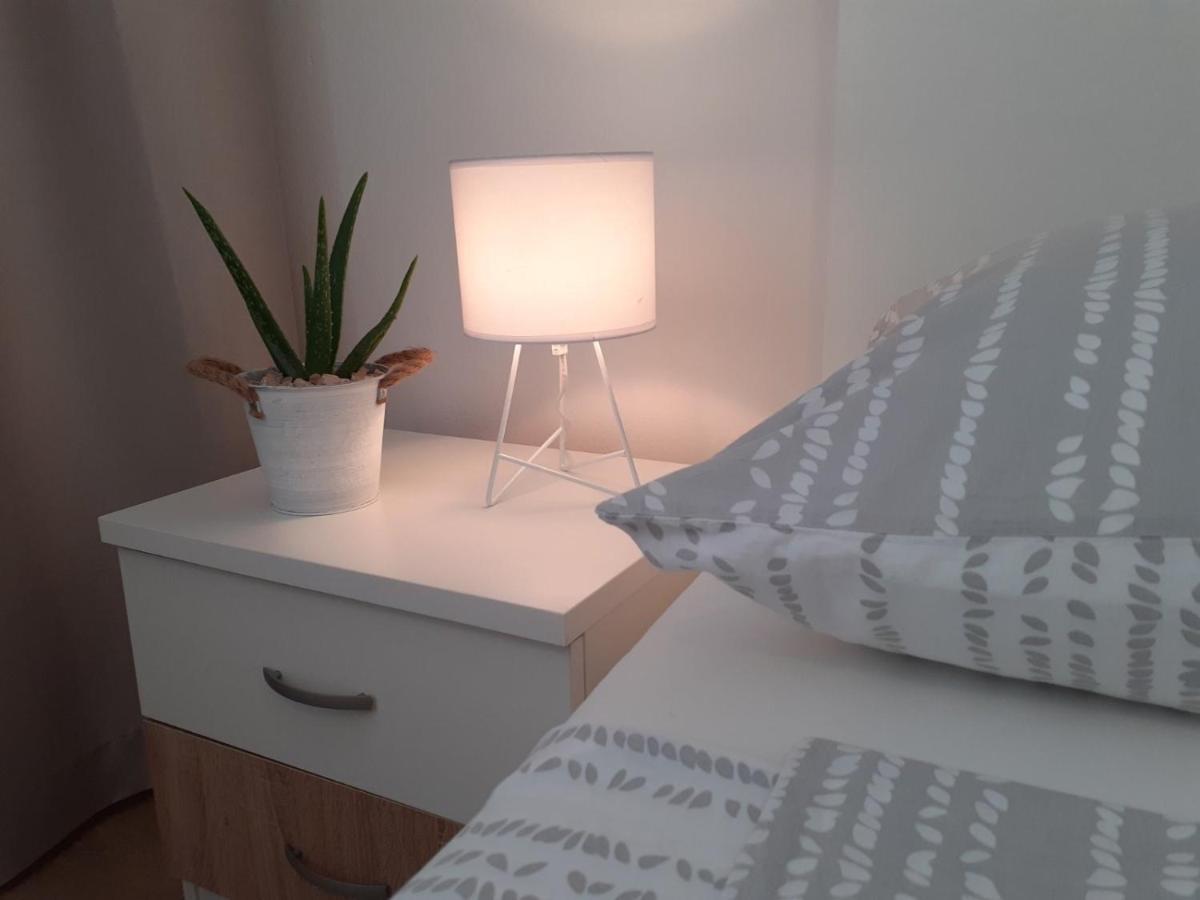 Apartment & Rooms Riva Водице Екстер'єр фото