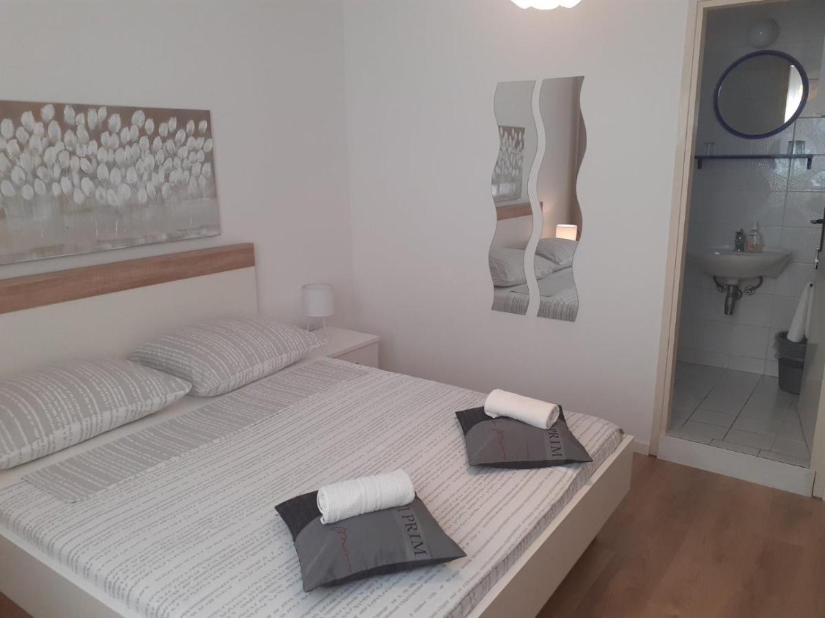 Apartment & Rooms Riva Водице Екстер'єр фото