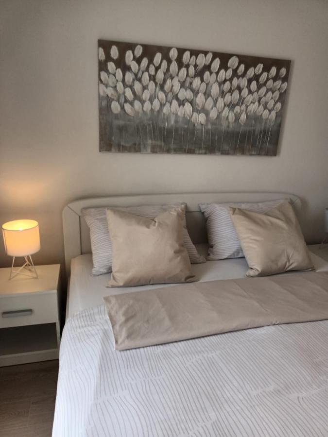 Apartment & Rooms Riva Водице Екстер'єр фото